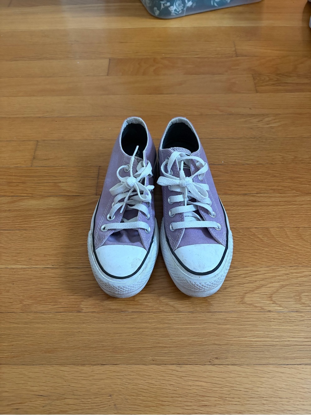 Converse Low-Top Sneakers in Lavender and White